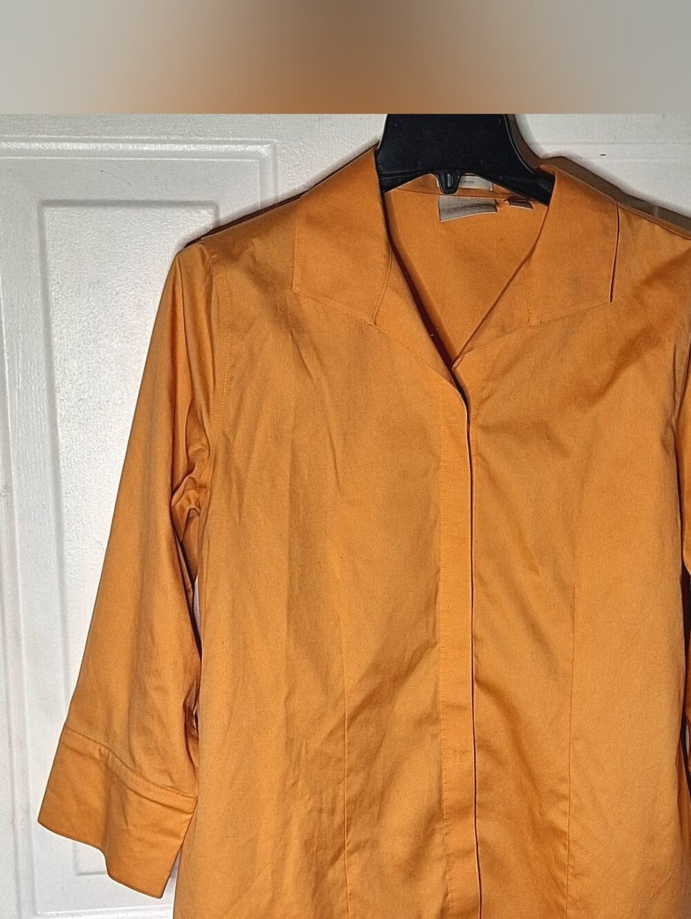 Like New Chico's Blouse~Button-Up Chic Shirt~No Iron Workwear Top~Size 1 (8)